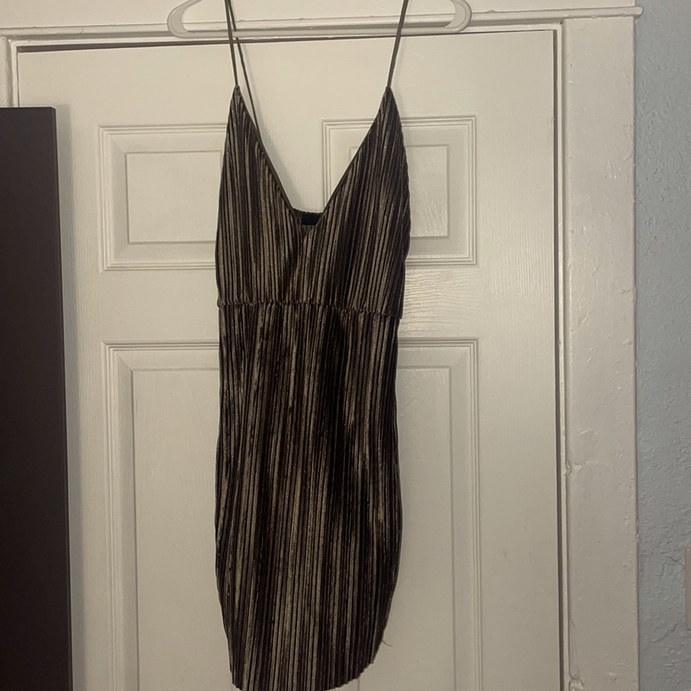 Pretty Little Thing Green Strappy Velvet Dress